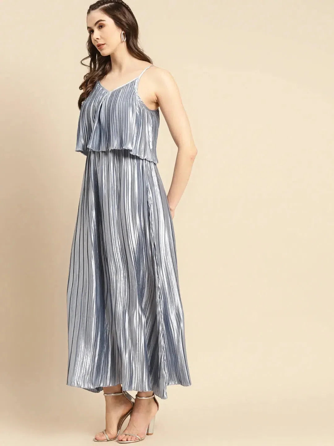 Day To Night Styles Pre pleated flare yoke maxi dress in Light Blue