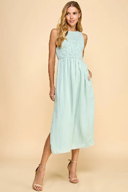 Comfortable Chic Sleeveless Smocked Bodice Midi Dress