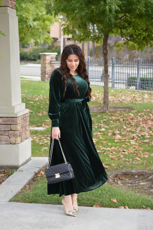 Evening Looks Cameo Emerald Green Velvet Maxi Dress