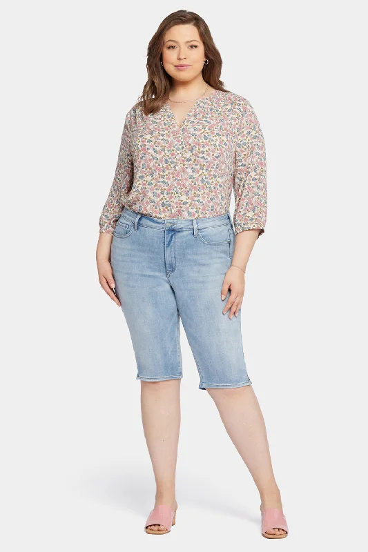 Chic Wardrobe Bike Capri Jeans In Plus Size - Afterglow